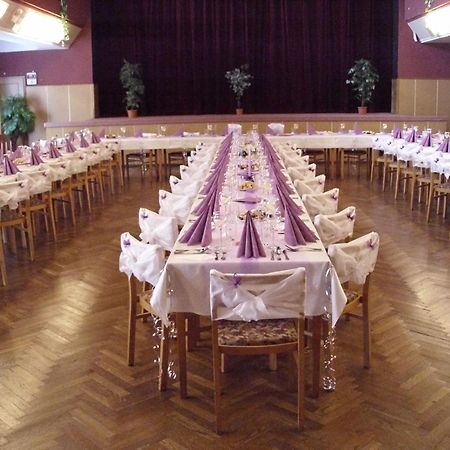 Hotel Morava Jevíčko Екстериор снимка