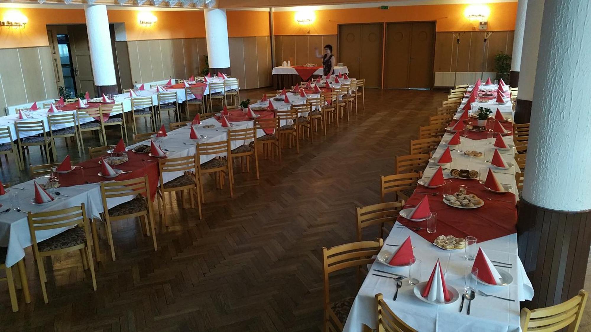Hotel Morava Jevíčko Екстериор снимка