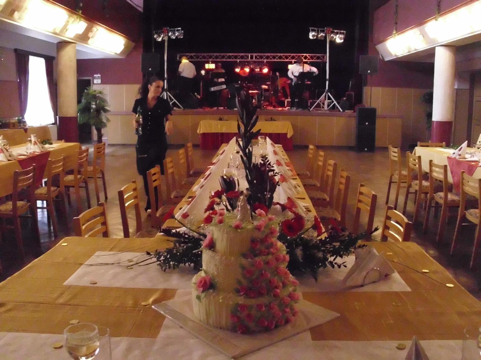 Hotel Morava Jevíčko Екстериор снимка