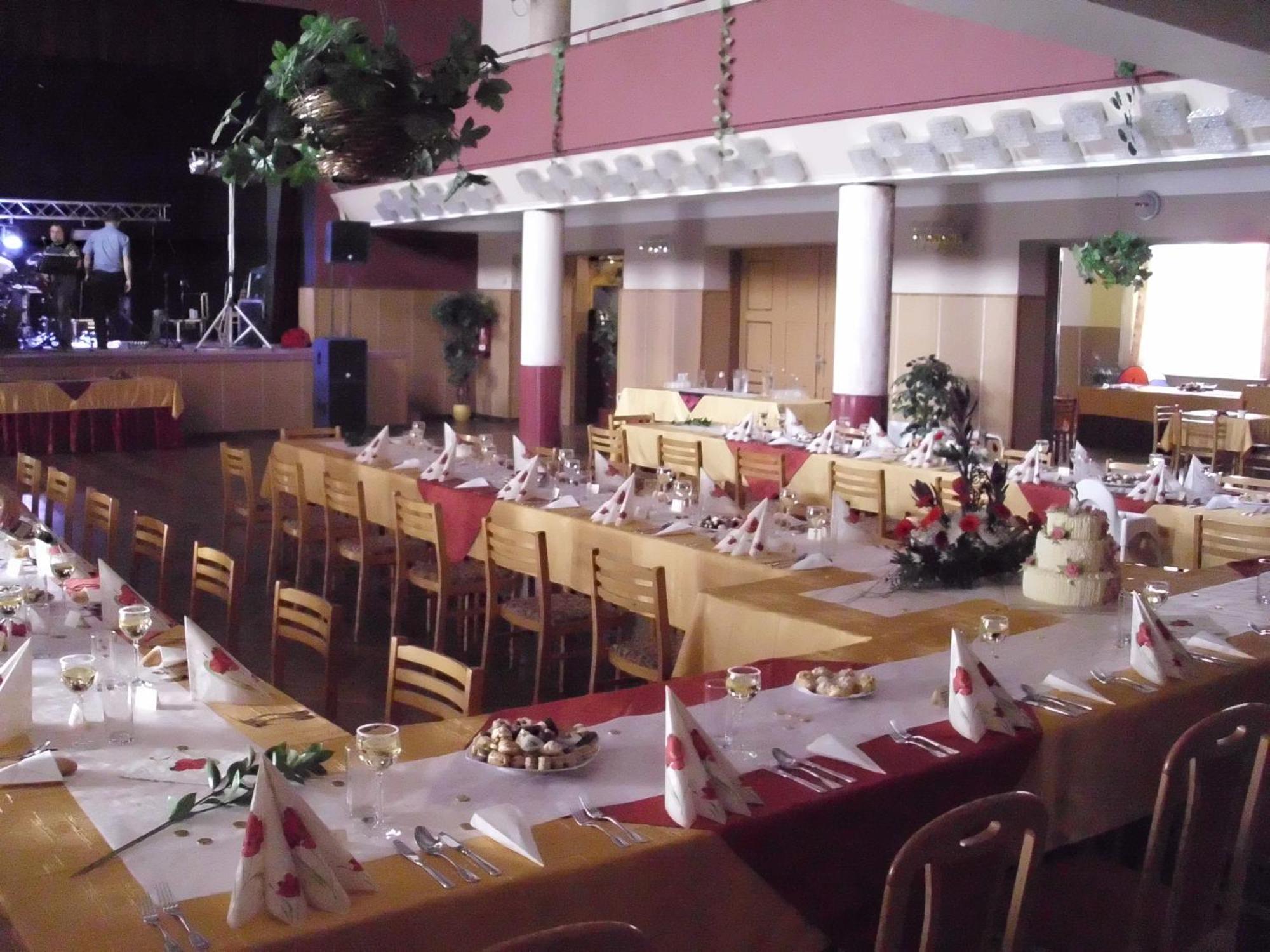 Hotel Morava Jevíčko Екстериор снимка